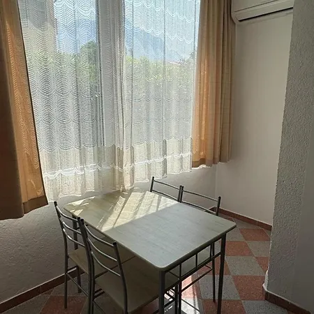 Penzion And With Parking Space - Makarska - 20005 3*